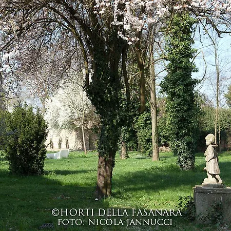 Horti Della Fasanara * פררה